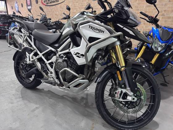 TRIUMPH TIGER 1200 RALLY PRO TRIUMPH TIGER 1200 RALLY PRO